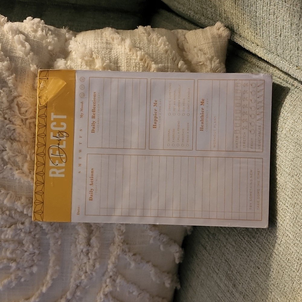 Anthropologie Elum Daily Reflect Planner Pad